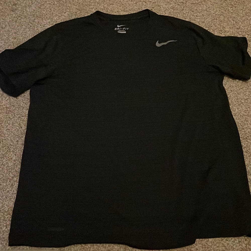 Men’s black heathered dri fit Nike T-shirt
